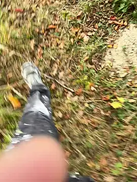 Snapshot of RenaudS-02 chatting on 10.16.25 RenaudS-02 online show from 10.16.25