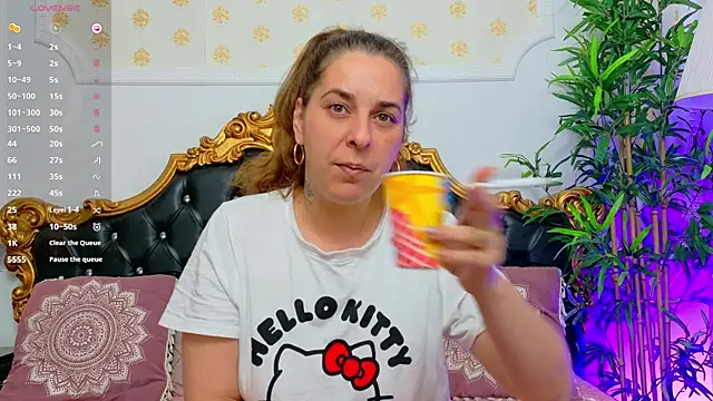 Snapshot of KarinaNoir chatting on 04.29.26 KarinaNoir online show from 04.29.26