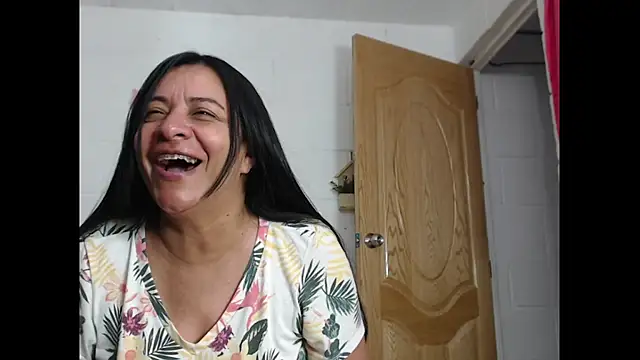 Snapshot of Dulce_Anita chatting on 06.29.26 Dulce Anita online show from 06.29.26