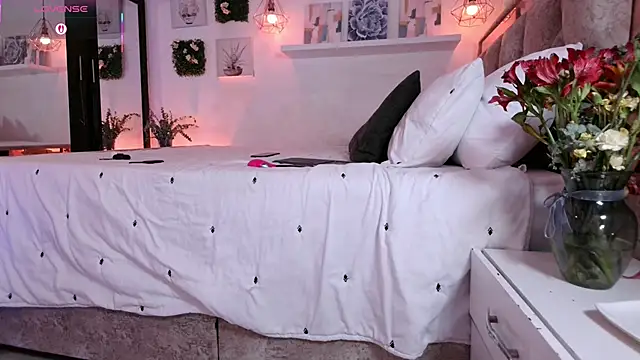 Dulce Morrys online show from 09.25.25