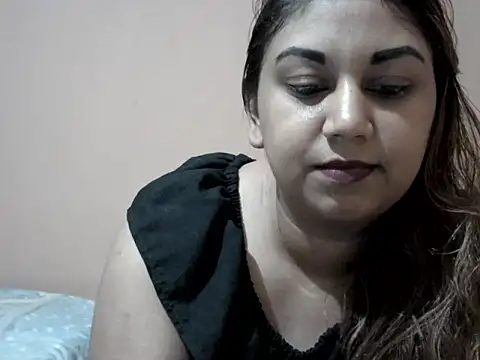 bellachow10 online show from 11.29.25