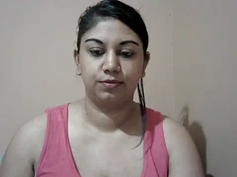 Snapshot of bellachow10 chatting on 04.23.26 bellachow10 online show from 04.23.26