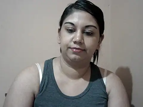 Snapshot of bellachow10 chatting on 05.16.26 bellachow10 online show from 05.16.26