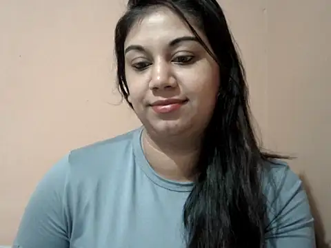 Snapshot of bellachow10 chatting on 05.20.26 bellachow10 online show from 05.20.26