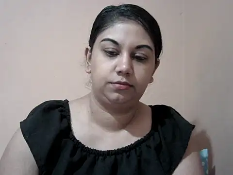 Snapshot of bellachow10 chatting on 06.12.26 bellachow10 online show from 06.12.26