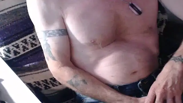 QueenDenizeAndTheCaptain online show from 10.16.25