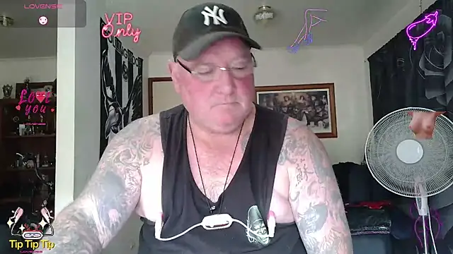 Snapshot of HOTANAL chatting on 05.12.26 HOTANAL online show from 05.12.26