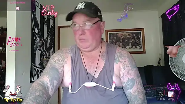 Snapshot of HOTANAL chatting on 05.17.26 HOTANAL online show from 05.17.26