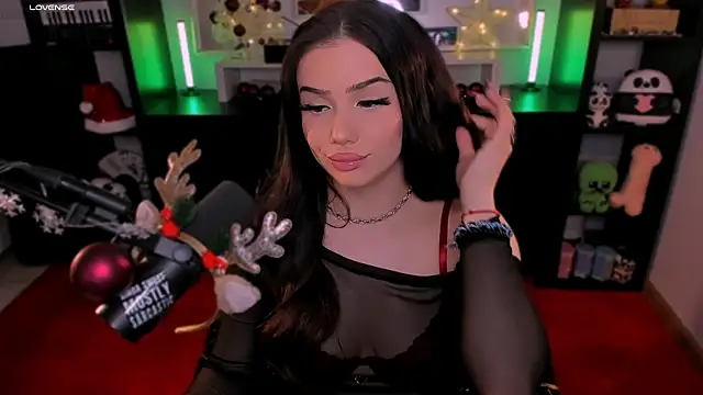 SofiRusselle online show from 12.13.25