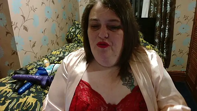 HouseWifeWhore Milf online show from 01.17.26