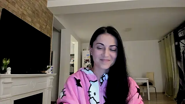 Snapshot of OliviaSirena chatting on 05.17.26 OliviaSirena online show from 05.17.26