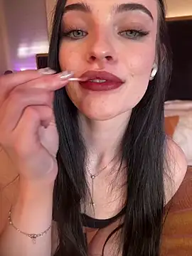 Snapshot of KarissaChantelle chatting on 02.26.26 KarissaChantelle online show from 02.26.26