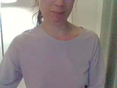 Snapshot of Moi_Lina chatting on 06.13.26 Moi Lina online show from 06.13.26