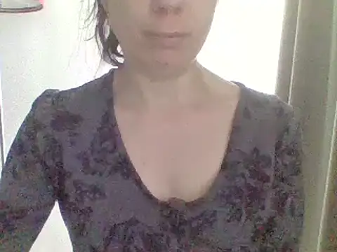 Snapshot of Moi_Lina chatting on 06.15.26 Moi Lina online show from 06.15.26