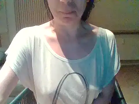 Snapshot of Moi_Lina chatting on 07.20.26 Moi Lina online show from 07.20.26