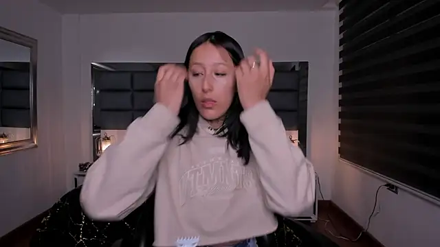 Mariana Joness online show from 11.11.25