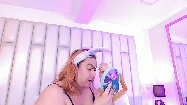 aandreaperez online show from 02.24.26