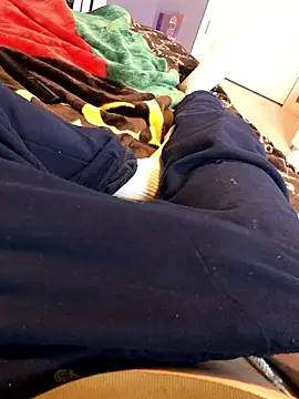 Snapshot of Hugetings chatting on 12.04.24 Hugetings online show from 12.04.24