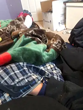 Snapshot of Hugetings chatting on 02.14.25 Hugetings online show from 02.14.25