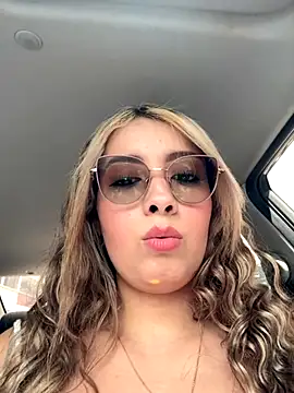 Snapshot of ValeriaHot69 chatting on 10.25.25 ValeriaHot69 online show from 10.25.25