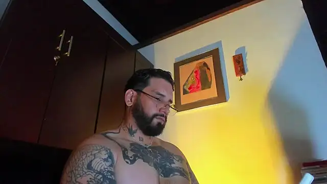 Snapshot of CamiloGray_ chatting on 05.19.26 CamiloGray online show from 05.19.26