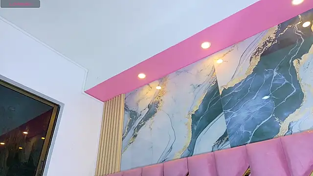 Snapshot of hornyhousekeeper_ chatting on 09.19.25 hornyhousekeeper online show from 09.19.25