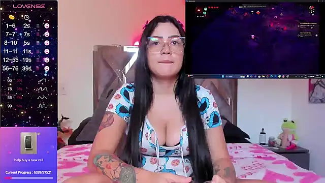 Snapshot of cutesarah_ chatting on 12.10.24 cutesarah  online show from 12.10.24