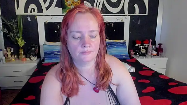 Snapshot of SinFulTitsDD chatting on 02.05.25 SinFulTitsDD online show from 02.05.25