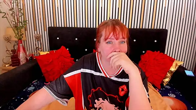 Snapshot of SinFulTitsDD chatting on 02.17.26 SinFulTitsDD online show from 02.17.26