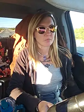 SheIsSomething online show from 02.21.26