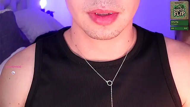 Snapshot of juanes_chris chatting on 10.22.25 juanes chris online show from 10.22.25