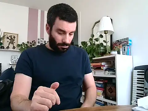 Snapshot of Simon-tem chatting on 03.18.26 Simon-tem online show from 03.18.26