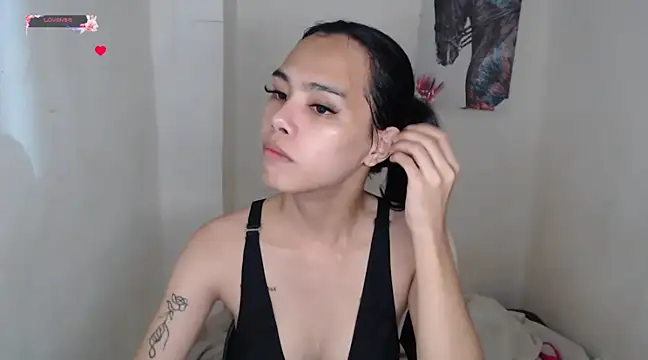 Snapshot of shecutie69 chatting on 02.18.25 shecutie69 online show from 02.18.25