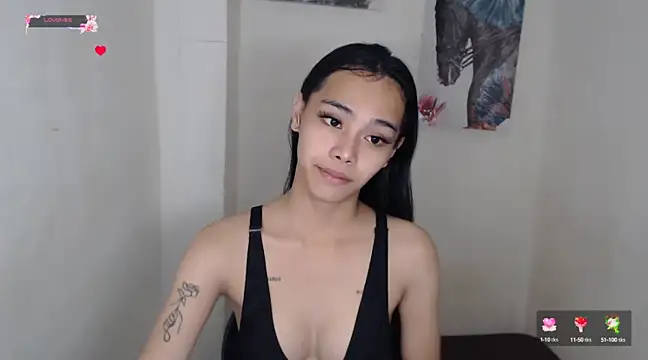 Snapshot of shecutie69 chatting on 02.18.25 shecutie69 online show from 02.18.25