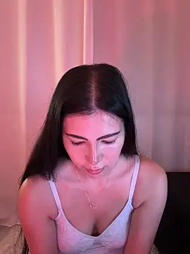 Snapshot of clairewntr chatting on 04.19.26 clairewntr online show from 04.19.26