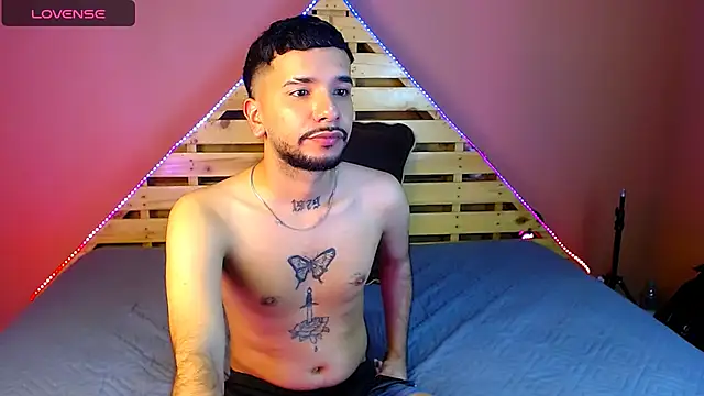 Snapshot of sexxgods chatting on 01.14.25 sexxgods online show from 01.14.25