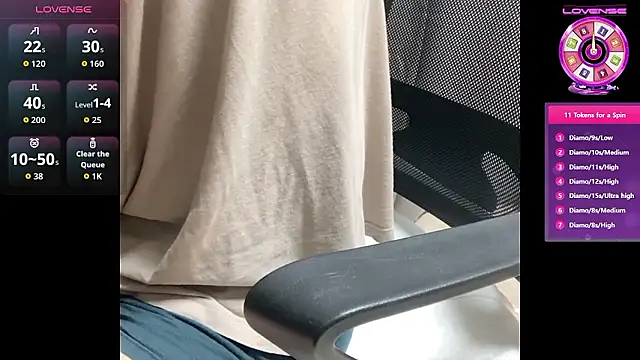 Snapshot of EricJohn1115 chatting on 09.17.25 EricJohn1115 online show from 09.17.25