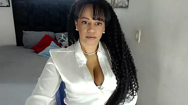 Snapshot of yeli_xxx chatting on 10.16.25 yeli xxx online show from 10.16.25