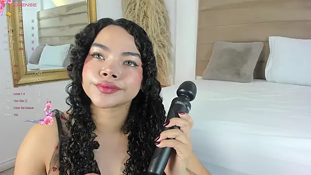 Snapshot of ValerieDiaz_ chatting on 01.09.25 ValerieDiaz online show from 01.09.25