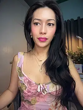 Snapshot of Jasmine_Elcock chatting on 06.10.26 Jasmine Elcock online show from 06.10.26