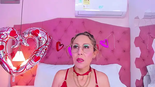 Snapshot of DaliaScoth chatting on 02.18.25 DaliaScoth online show from 02.18.25