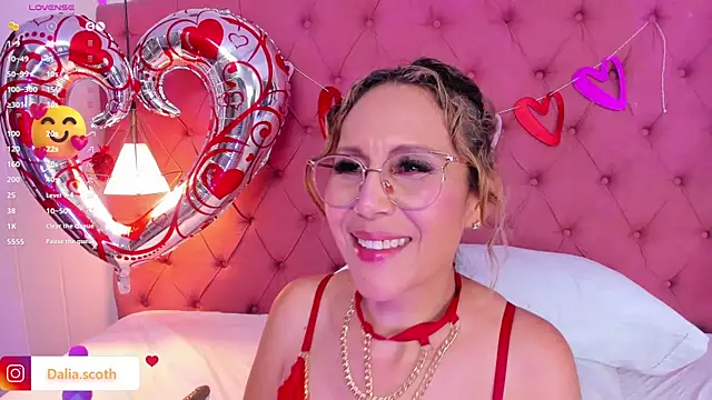 Snapshot of DaliaScoth chatting on 02.19.25 DaliaScoth online show from 02.19.25