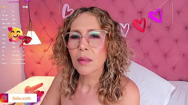 Snapshot of DaliaScoth chatting on 02.21.25 DaliaScoth online show from 02.21.25