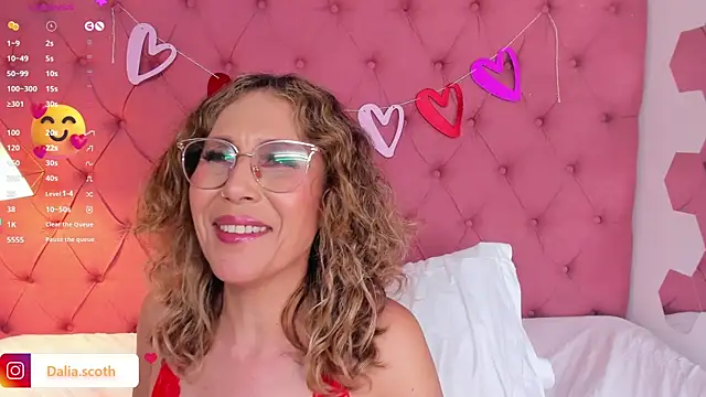 Snapshot of DaliaScoth chatting on 02.22.25 DaliaScoth online show from 02.22.25