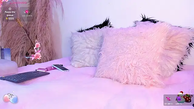 Snapshot of SophieRossi chatting on 12.29.24 SophieRossi online show from 12.29.24
