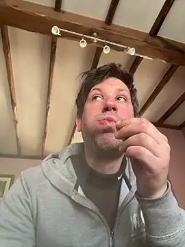 Taxidriver1988 online show from 03.17.26