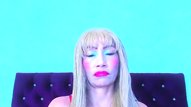 Snapshot of almabeckelt chatting on 03.11.26 almabeckelt online show from 03.11.26