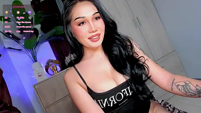 Snapshot of Icon1c_LiLy chatting on 05.10.26 Icon1c LiLy online show from 05.10.26