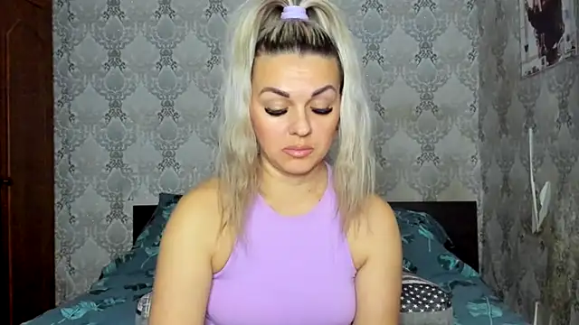 Snapshot of NicoletMoore chatting on 01.17.25 NicoletMoore online show from 01.17.25