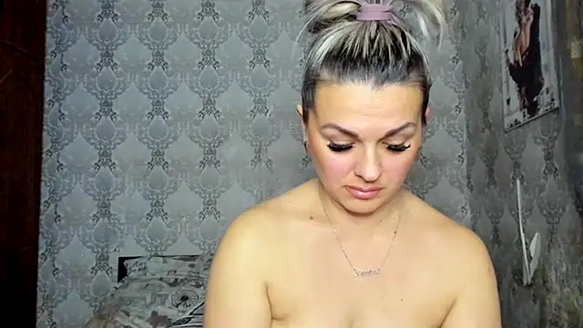 Snapshot of NicoletMoore chatting on 02.18.25 NicoletMoore online show from 02.18.25